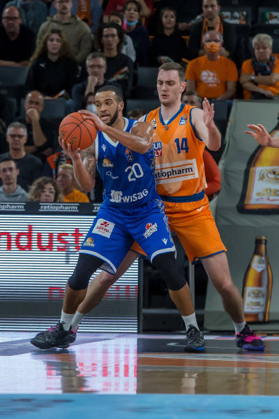 双方在合同 双方在合同