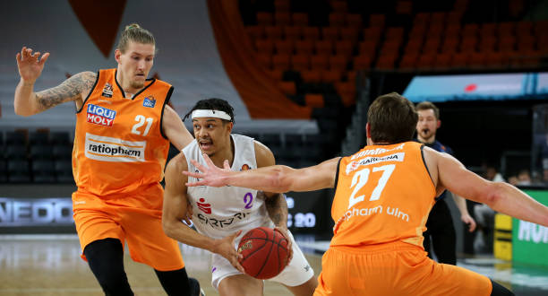 比分依旧是 比分依旧是