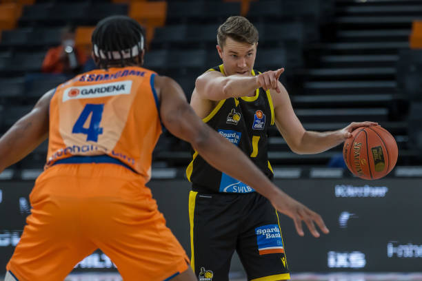 尼可以参考 尼可以参考